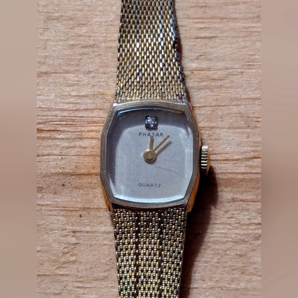 Phasar women's gold tone fine design oval stainless steel mesh bracelet watch